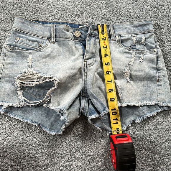 Indigo Rein Distressed Jean Shorts - Picture 6 of 6